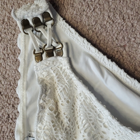 EUC Becca by Rebecca Virtue Bikini Bottoms 🌈 🌈 - Picture 2 of 6